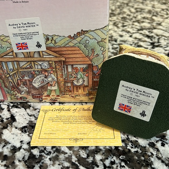 David Winter Cottages Audrey’s Tea Room - Picture 6 of 6